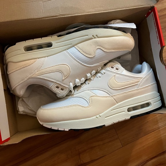 Nike Women Air Max 1 “Guava Ice” brand new